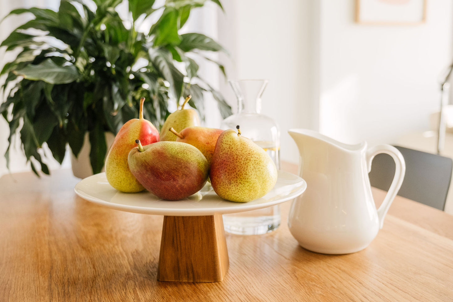 The White Cake Stand